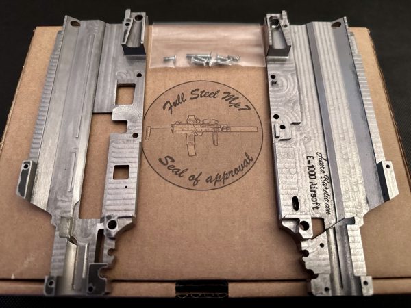 Imagen chasis más caja de embalaje y tornillos